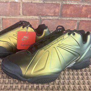 NIB Nike Air Zoom Courtposite x Supreme Metallic Gold Sneakers Sz 12 FB8934-700